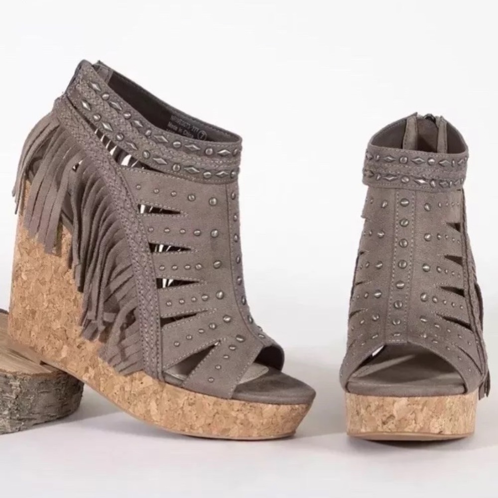 Not Rated NWOT Frolic in Fringe Wedges Taupe